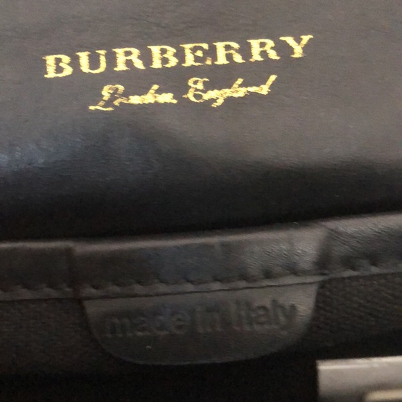 Burberry bags Used but still good looking - Picture 3 of 10
